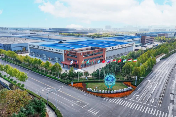 可1分鐘全自動換電 聯(lián)合新能源發(fā)布電動汽車“5+1”技術體系