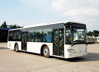 南京金龍插電式混合動(dòng)力客車樣車下線 即將投運(yùn)
