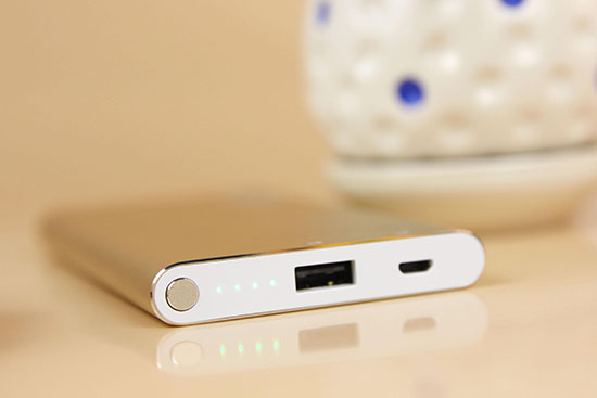 用了又用iPhone專(zhuān)用充電寶 電小二鋒6新品評(píng)測(cè) 用了又用iPhone專(zhuān)用充電寶 電小二鋒6新品評(píng)測(cè)