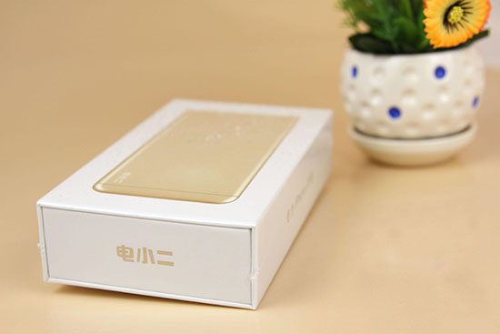 用了又用iPhone專用充電寶  電小二鋒6新品評(píng)測(cè)