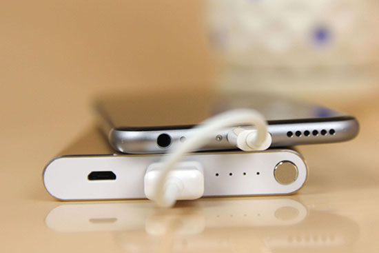 用了又用iPhone專(zhuān)用充電寶 電小二鋒6新品評(píng)測(cè) 用了又用iPhone專(zhuān)用充電寶 電小二鋒6新品評(píng)測(cè)