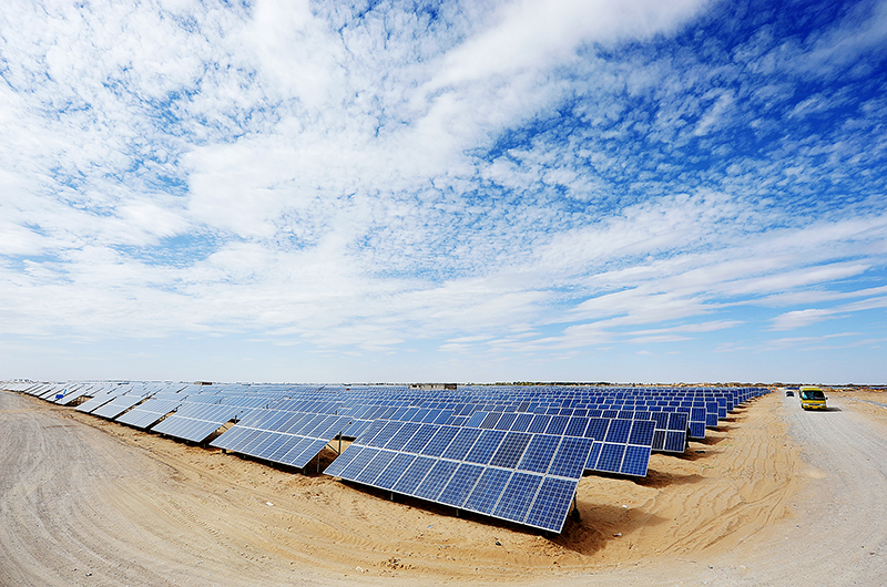 英利集團參建全球裝機總量最大地面電站項目 英利集團參建全球裝機總量最大地面電站項目