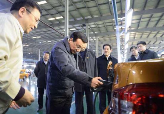 李克強(qiáng)考察電動汽車研發(fā)：向污染宣戰(zhàn)！