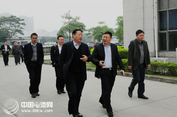 保利協(xié)鑫能源控股顧董一行拜訪(fǎng)廣東易事特
