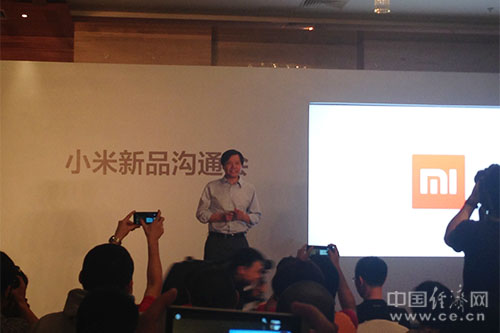 小米發(fā)新品抱客廳“大腿” 未來(lái)或出智能插座等配件