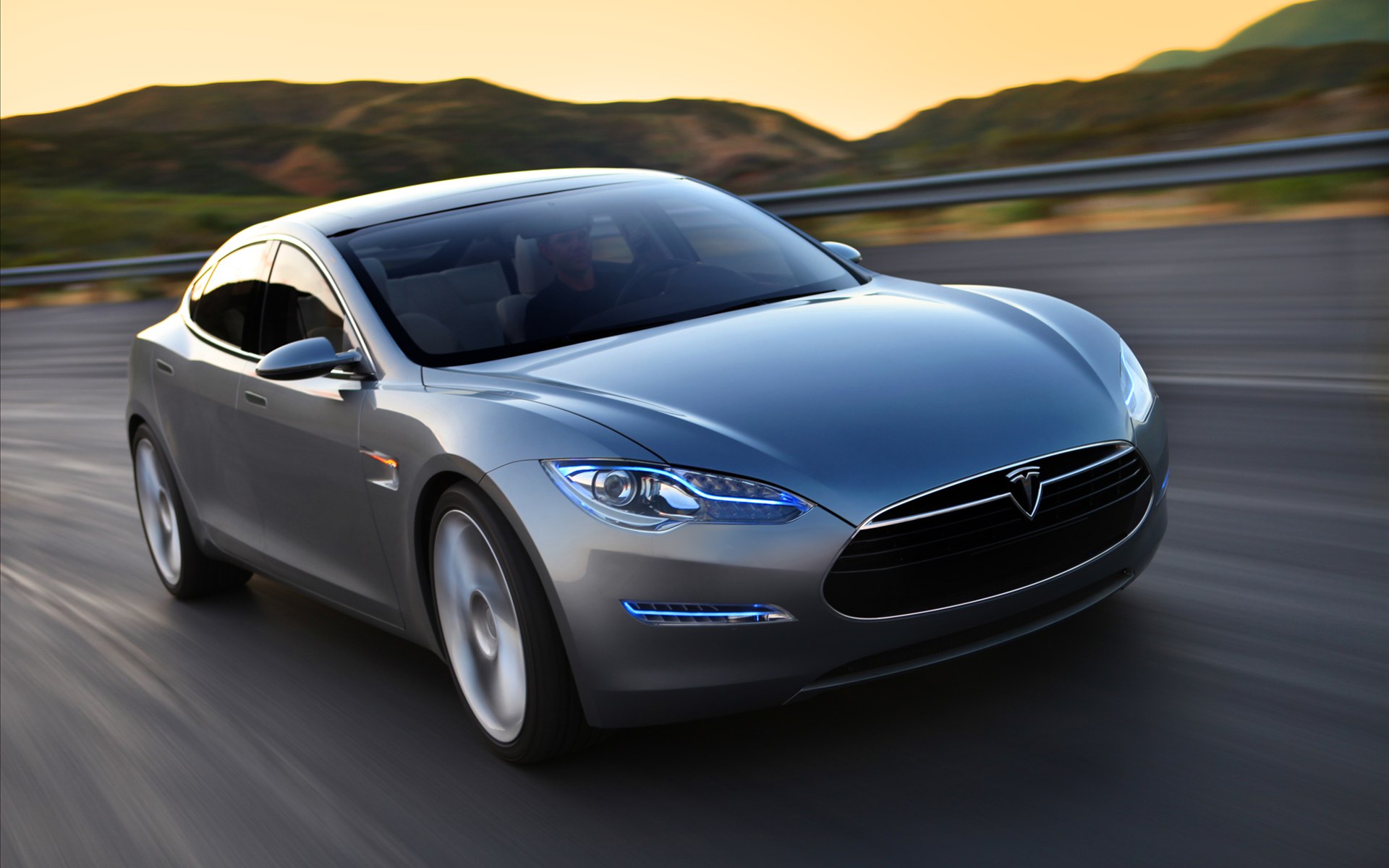 北京經(jīng)信委否認(rèn)特斯拉可上電動(dòng)車牌 特斯拉：在爭取