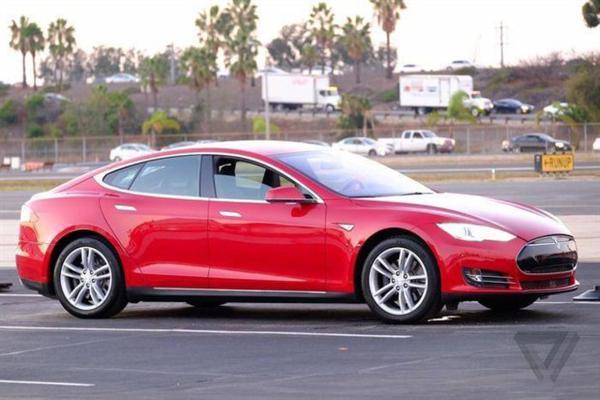 特斯拉發布三款新車 全驅車最低賣7.39萬美元 特斯拉發布三款新車 全驅車最低賣7.39萬美元
