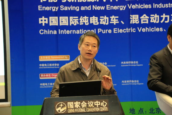 合肥經信委汽車處副處長 韓臨曦 合肥經信委汽車處副處長 韓臨曦