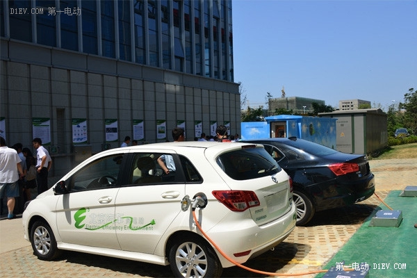 特銳德推汽車群充電系統 欲破充電推廣難題