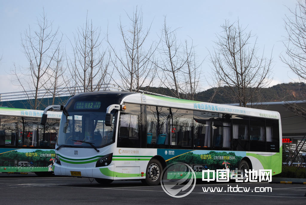 青島電動公交車