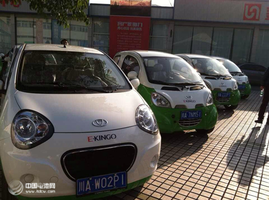 成都電動(dòng)車租賃陷泥潭 1000輛康迪車為啥無人問津