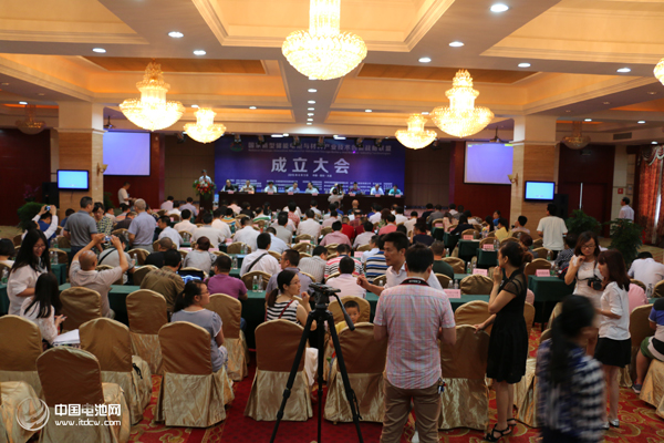 中國電池網(wǎng)出席國家儲(chǔ)能產(chǎn)業(yè)聯(lián)盟大會(huì) 鋰電“達(dá)沃斯”受關(guān)注