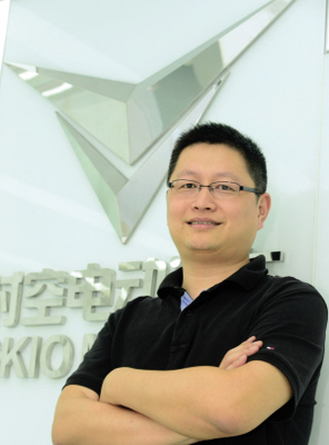 時空電動CEO   陳峰