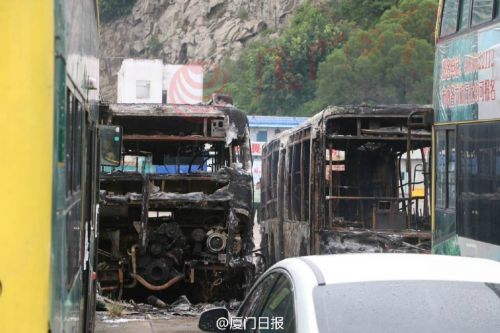 廈門11輛公交車自燃被燒毀 金龍電氣混合動(dòng)力受牽連 廈門11輛公交車自燃被燒毀 金龍電氣混合動(dòng)力受牽連