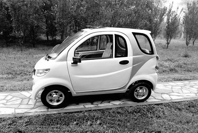  老年代步車(chē)無(wú)國(guó)標(biāo)無(wú)牌照無(wú)監(jiān)管 “裸奔”何時(shí)終結(jié)？