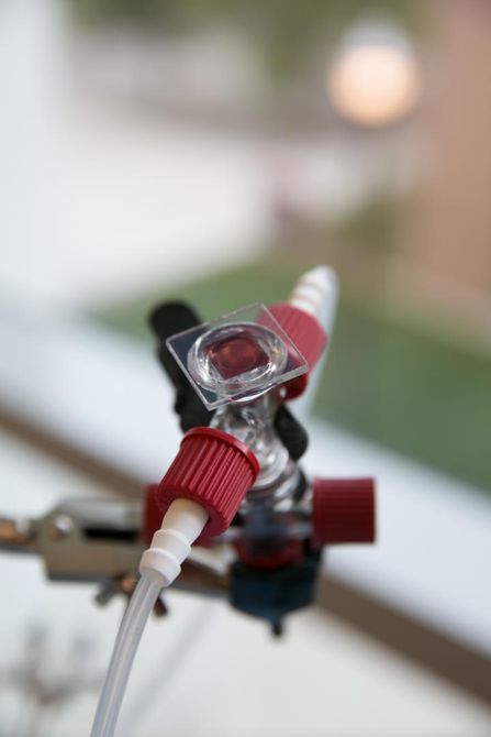 美研發一體式水基太陽能液流電池 效率更高
