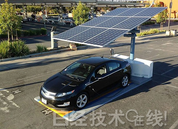 為EV進行100％可再生能源充電 全球首個可移動的獨立型太陽能車棚