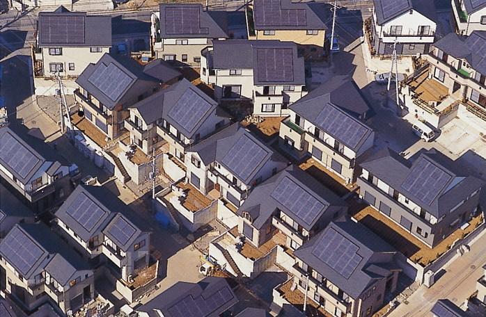 加拿大建造的不用交電費的“能源自給住房”