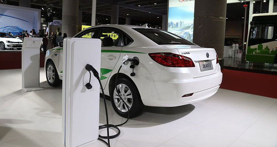 2015年新能源車生產(chǎn)37.90萬輛 今年充電樁市場前景看好 