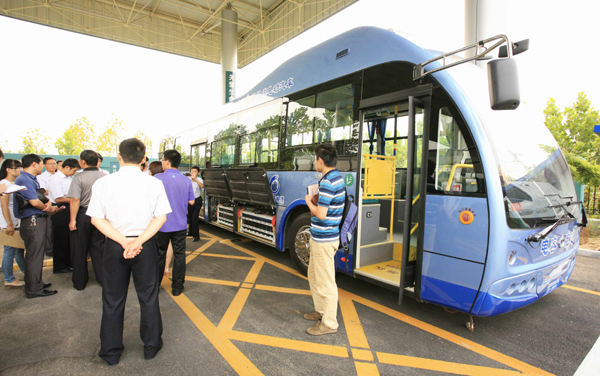 新能源車產(chǎn)銷爆發(fā) 鎳氫動(dòng)力電池大有可為