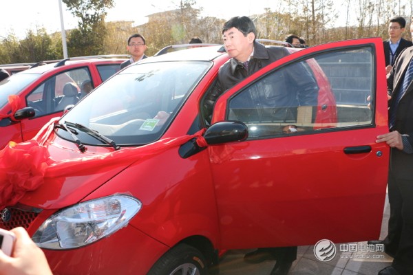2015年產(chǎn)34.7萬輛 山東試行小型電動(dòng)車達(dá)標(biāo)標(biāo)識(shí)管理