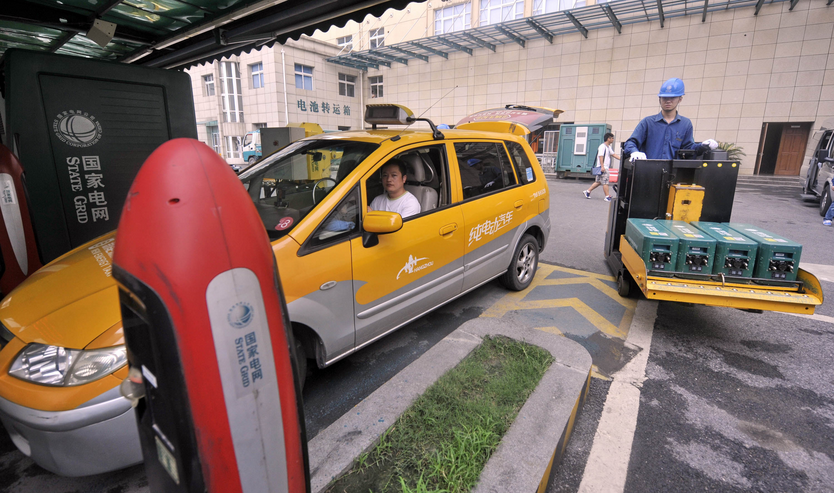 國際電動車業專家看好中國市場 規?；匐姵貎r格降低
