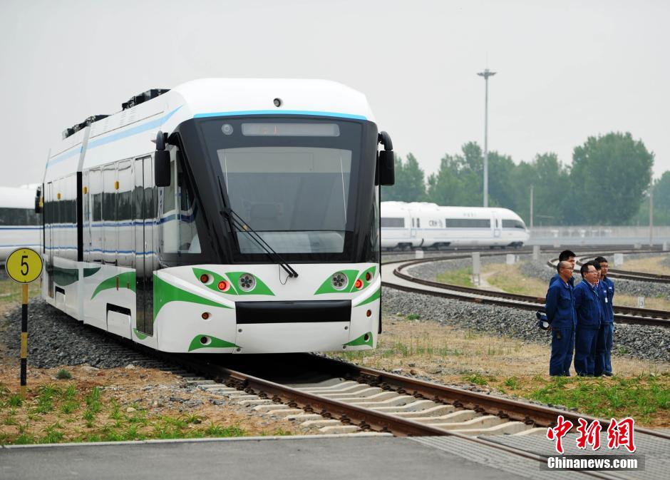 全球首列氫燃料混合動力有軌電車下線 申報中國發明專利50余項