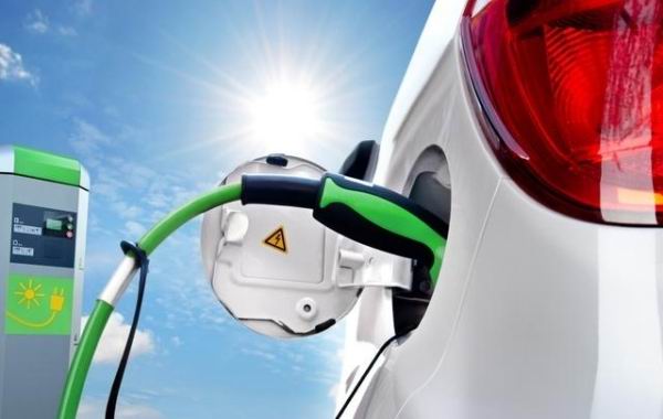 新疆新規(guī)：新能源汽車充電期間免交停車費