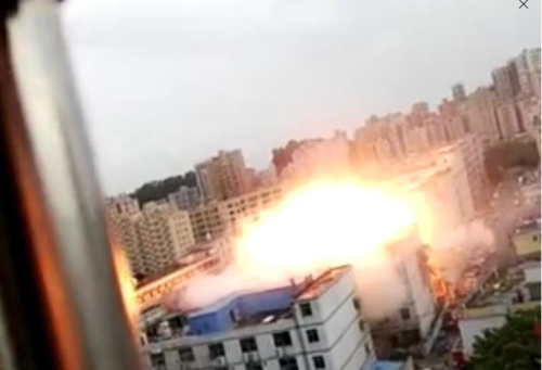 深圳龍華新區(qū)一電子廠突發(fā)火災(zāi) 現(xiàn)場傳出爆炸聲 深圳龍華新區(qū)一電子廠突發(fā)火災(zāi) 現(xiàn)場傳出爆炸聲