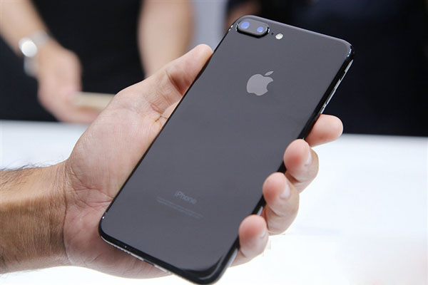 iPhone用戶吐槽手機(jī)升級(jí)致電池“減壽” 公司尚未承認(rèn)