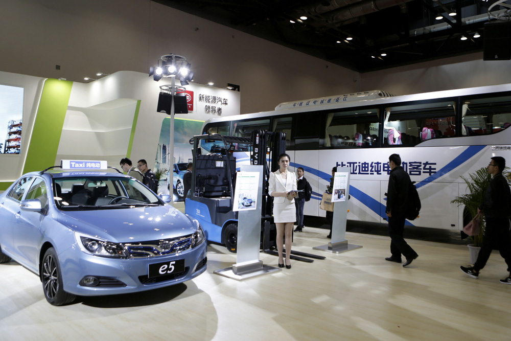  近1.2萬人排隊等新能源車牌 中簽難度再創(chuàng)新高