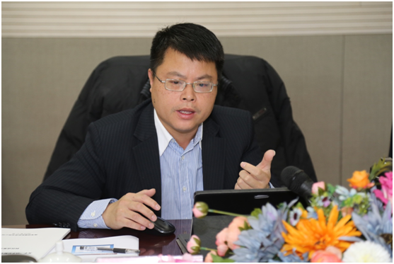銀隆新能源電池研究院院長(zhǎng)蔡惠群對(duì)鈦酸鋰技術(shù)作詳細(xì)講解