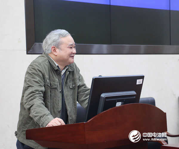 中南大學化工學院院長/教授鐘宏發(fā)表致辭