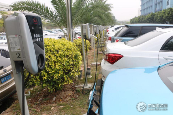 新能源車行業有望迎政策利好 比亞迪股價近一個月逆市大漲逾兩成