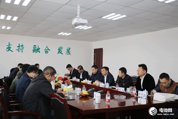 中國(guó)電池新能源產(chǎn)業(yè)鏈調(diào)研團(tuán)一行與智航新能源相關(guān)領(lǐng)導(dǎo)交流、座談 中國(guó)電池新能源產(chǎn)業(yè)鏈調(diào)研團(tuán)一行與智航新能源相關(guān)領(lǐng)導(dǎo)交流、座談