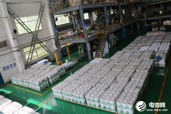 中國電池新能源產業鏈調研團參觀調研金川粉體公司