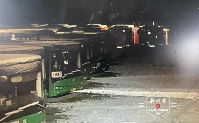 亞星客車電動公交充電起火  消防部門：電池加熱系統(tǒng)異常所致