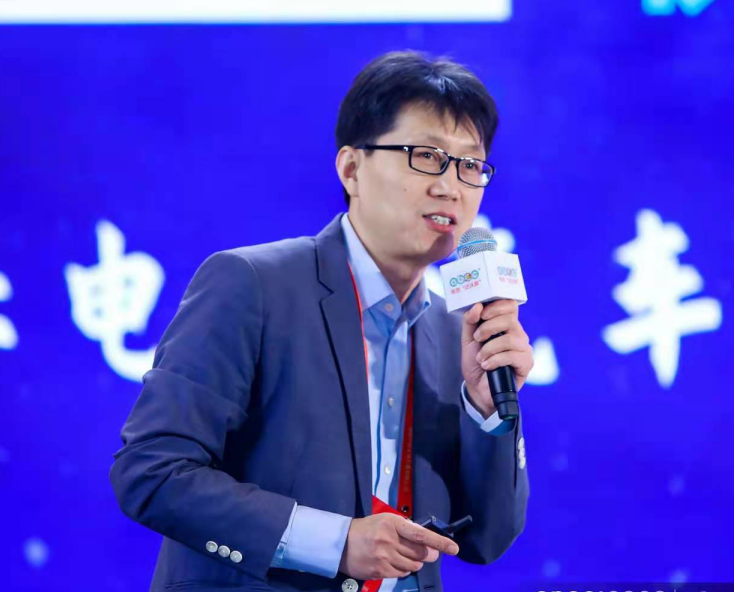 聯(lián)合新能源汽車有限公司董事長/創(chuàng)始人劉同鑫