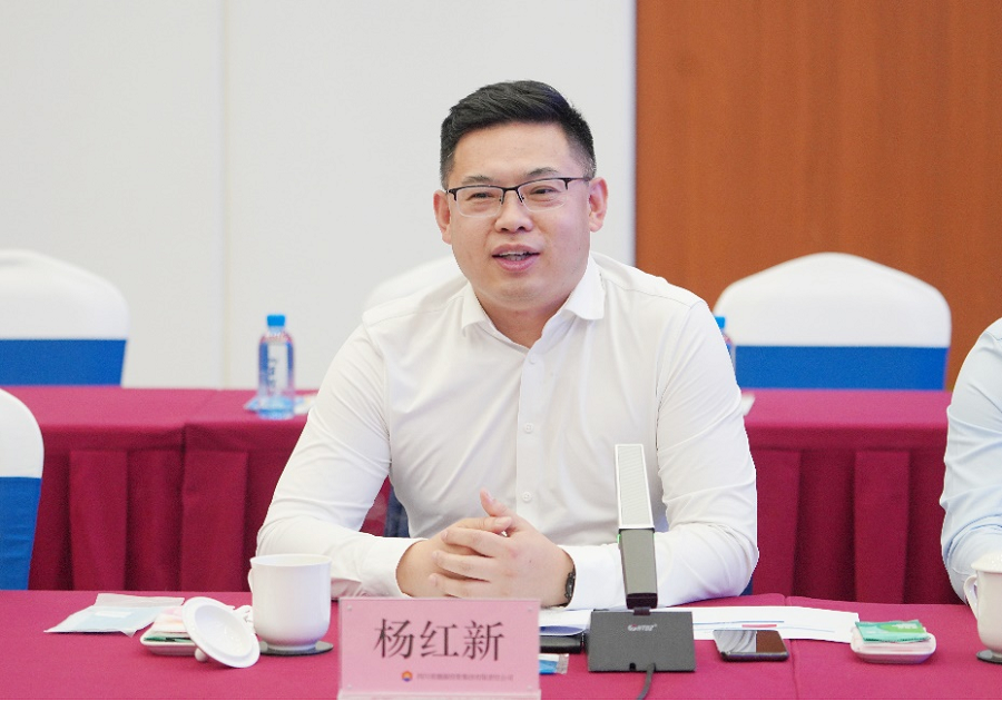 蜂巢能源董事長(zhǎng)兼CEO楊紅新 蜂巢能源董事長(zhǎng)兼CEO楊紅新