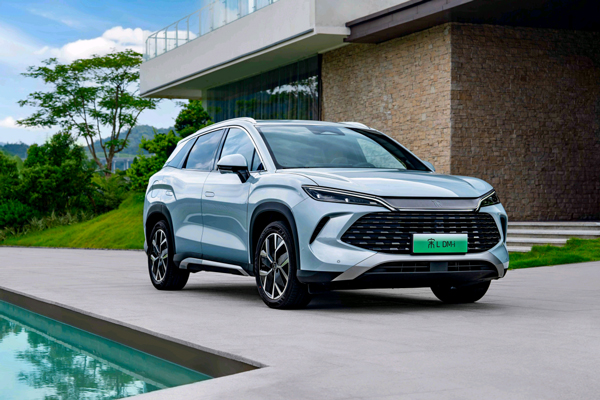 13.58萬(wàn)元起售！更懂中國(guó)人的SUV！比亞迪宋家族雙王炸齊發(fā)
